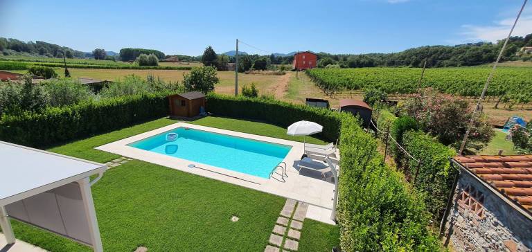 House with private pool, barbecue & yard — photo 2