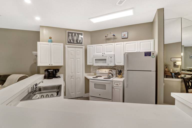 52 Ocean Breeze: Free Bikes, Tennis & Pool, Pet Friendly! — photo 4