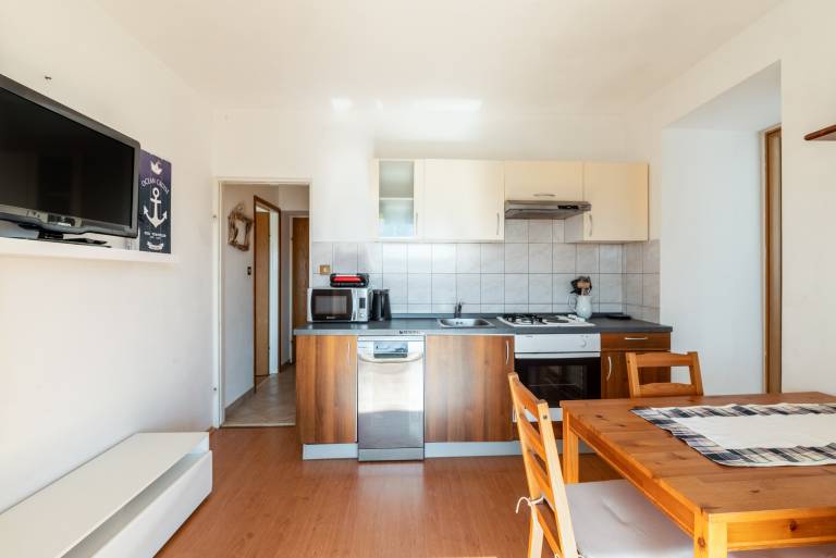 Two bedroom apartment with terrace Lopar, Rab (A-14070-b) — photo 4