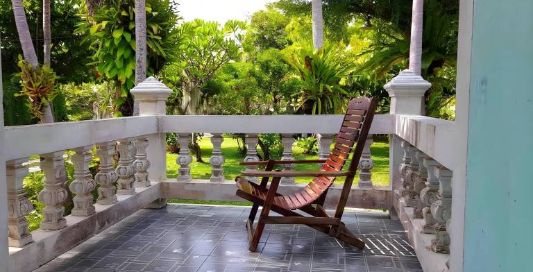 House with barbecue & yard | Water view — photo 3
