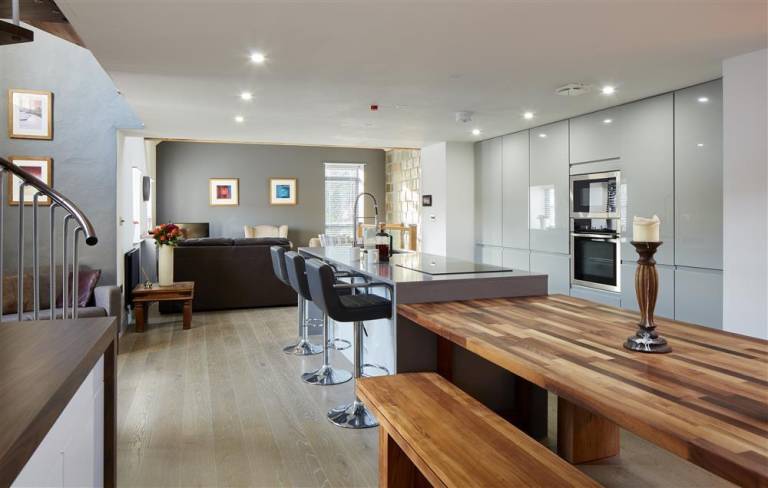 Holiday apartment with yard | Next to the beach | Dogs allowed in Tenby