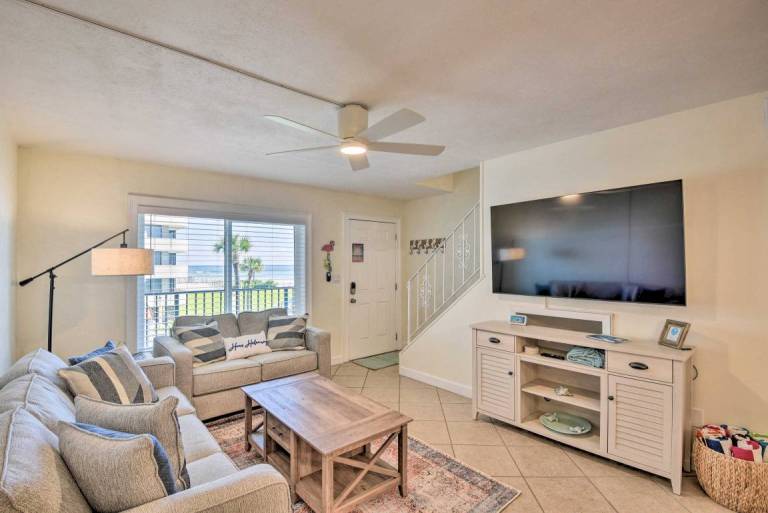 Family Friendly Oceanfront Condo w Pool