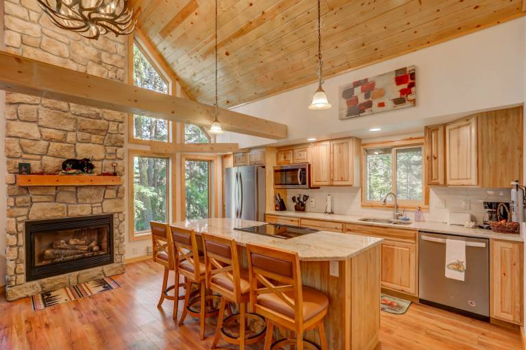 Carlson Cabin - Payette River Views and Access - Fishing - Private Wooded Setting - Pet Friendly — photo 3
