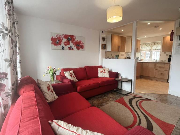 Nice cottage with yard | Pet-friendly — photo 2
