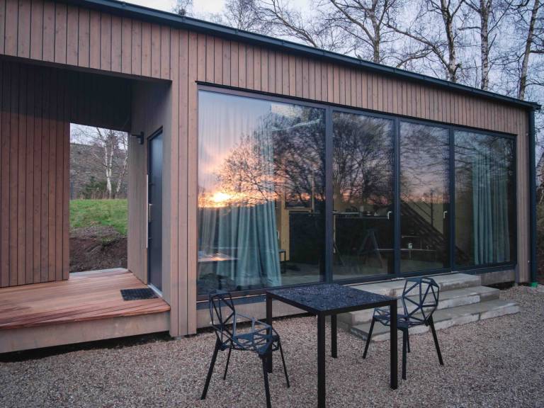 House with yard, patio & barbecue in Cologne