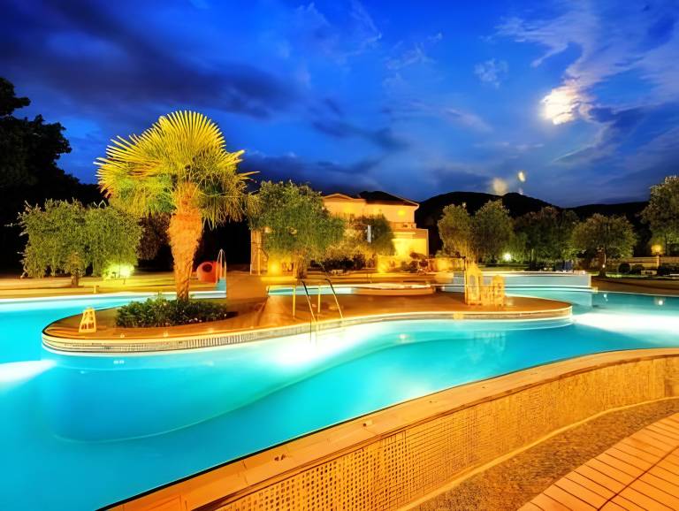 Serviced apartment with garden, terrace & pool | Beach nearby | Pets allowed — photo 3