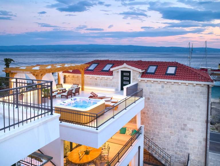 Fully equipped villa with grill, yard & private pool | Sea view | Pets allowed — photo 2