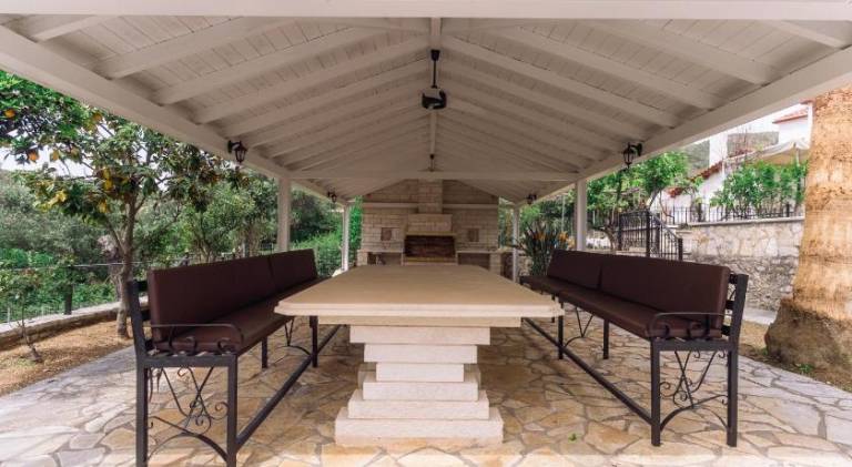 Villa with terrace, garden & barbeque — photo 4