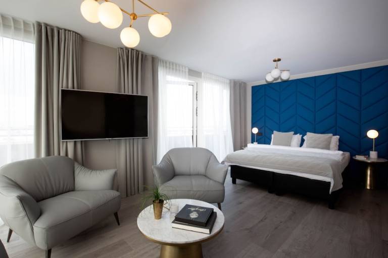 Riad  Reykjavik