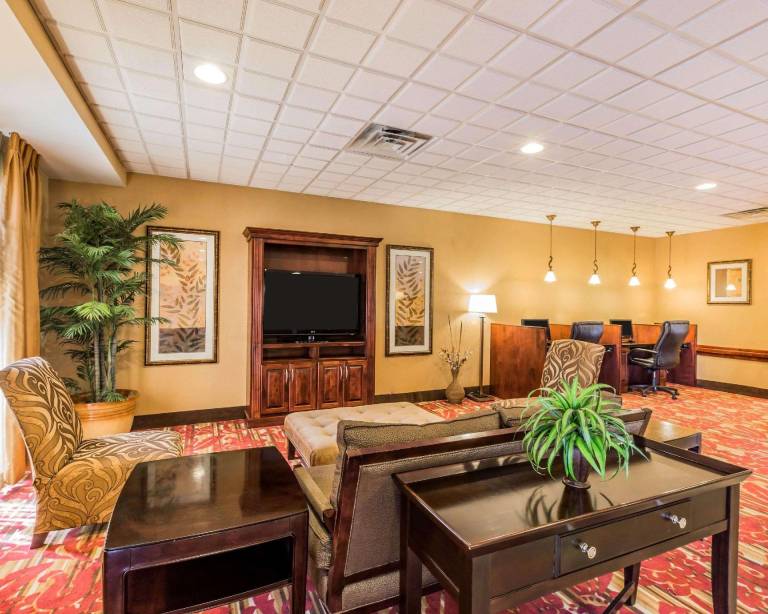 Comfort Suites Commerce — photo 5
