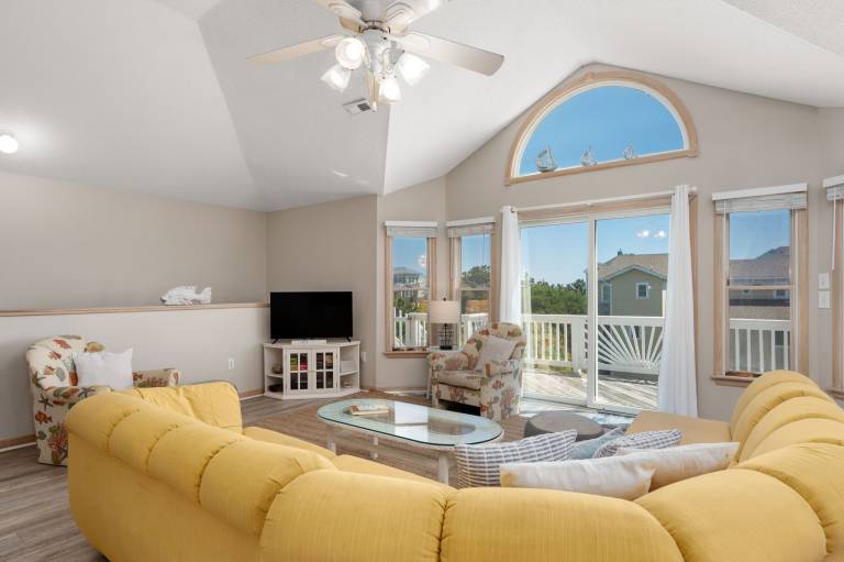 Family-friendly nice house with grill, private pool & jacuzzi | Water view | Next to the beach | Pets allowed — photo 4