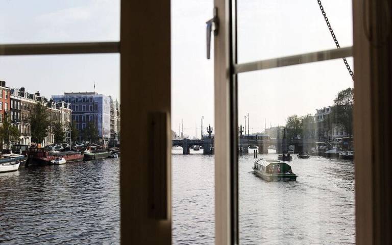 SWEETS - Amstelschutsluis in Amsterdam
