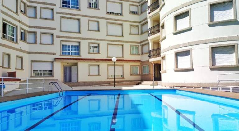 Rental apartment with pool in Sanxenxo