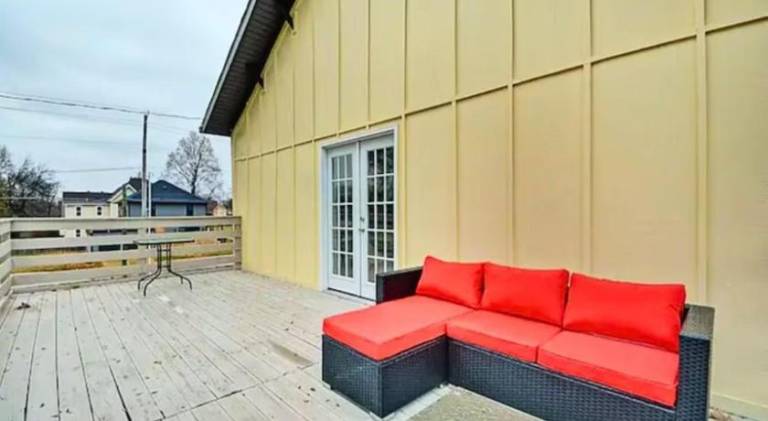 Ample vacation home | Pet-friendly — photo 4