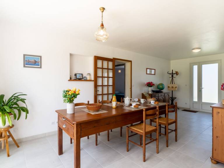 House with garden & terrace — photo 4