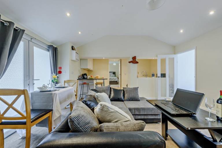 Wonderful rental apartment with garden, barbecue & hot tub | Pets allowed — photo 4
