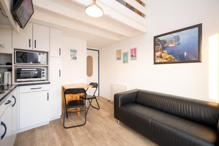 Holiday apartment with garden — photo 3