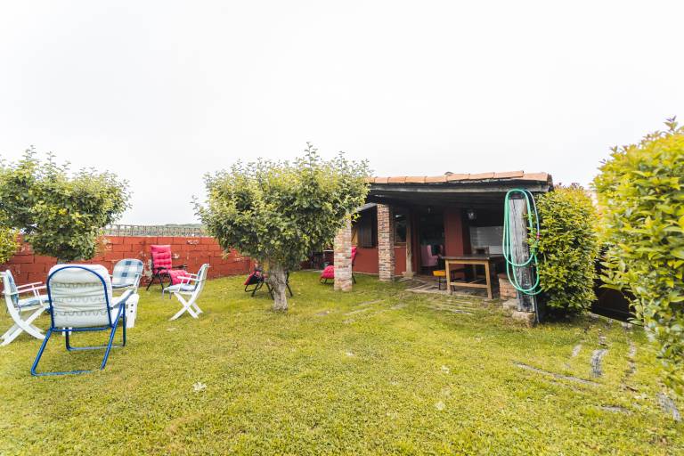 House with barbecue & garden | Garden view in León