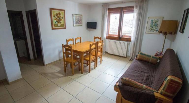 Rental apartment with 1 room for 6 persons in Huesca