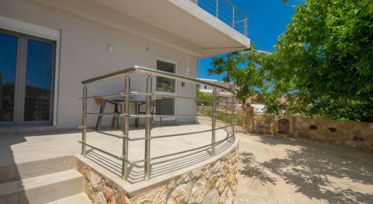 Lovely holiday apartment with yard & terrace | Pets are welcome — photo 3