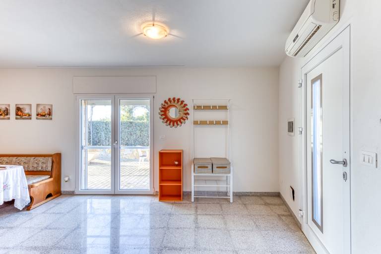 Apartment 'Residence Margherita - Ibisco' with Sea View, Wi-Fi and Air Conditioning — photo 4