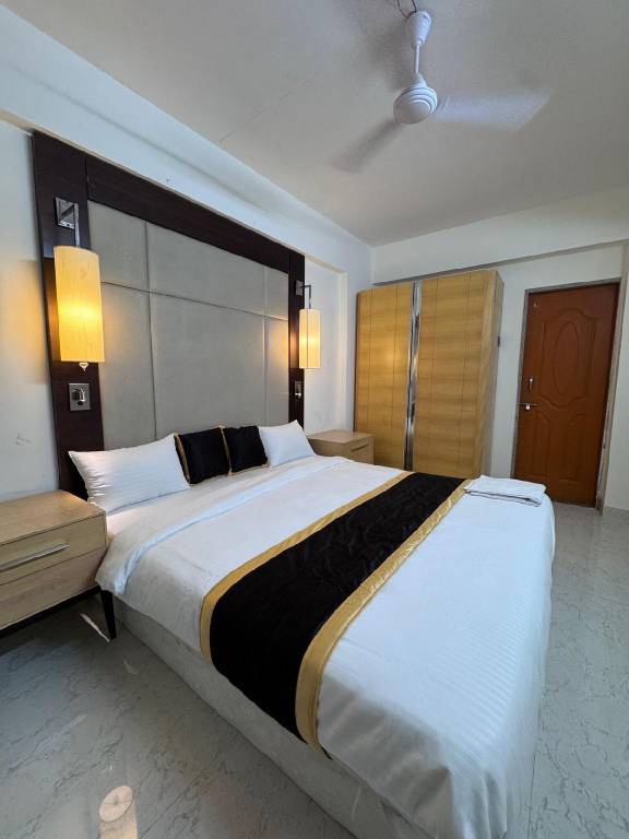 Apartment Colaba