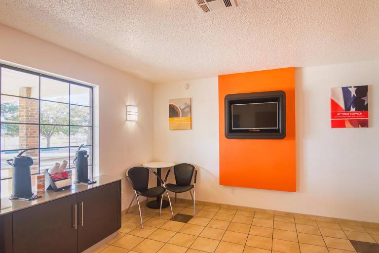 Motel 6 Bremerton, WA — photo 2