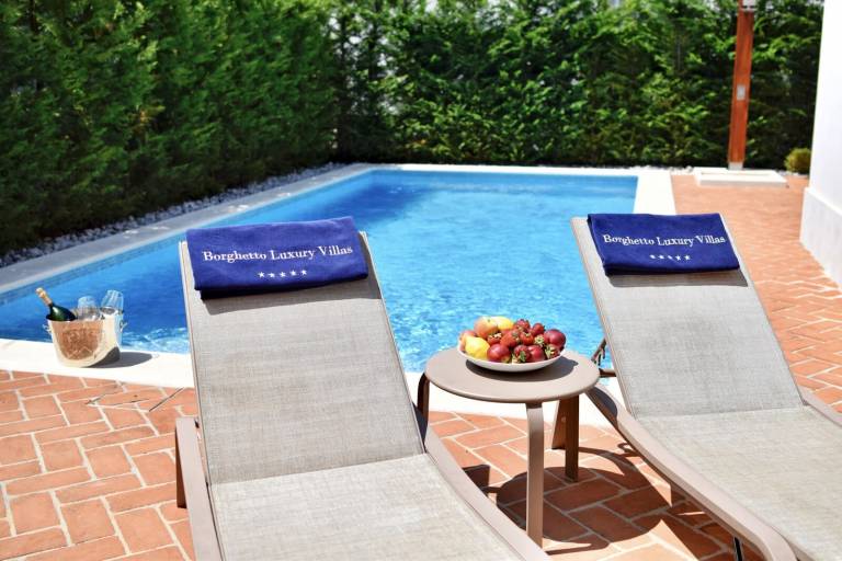 Villa with garden, patio & barbeque — photo 4