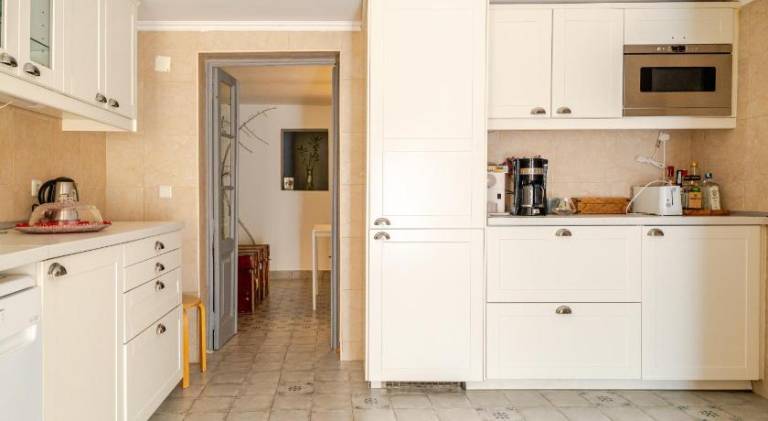 Lisbon Garden Stays, Apt close to Tram 28, Views & Sao Jorge Castle — photo 5