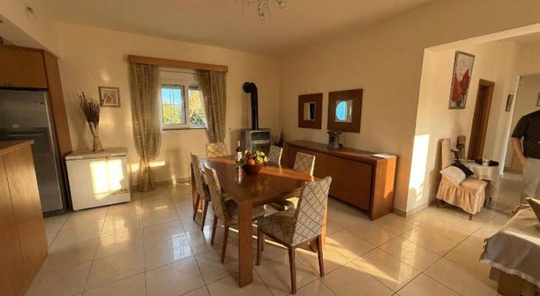 Fully equipped beautiful vacation home with BBQ, garden & patio | Pets are welcome — photo 3