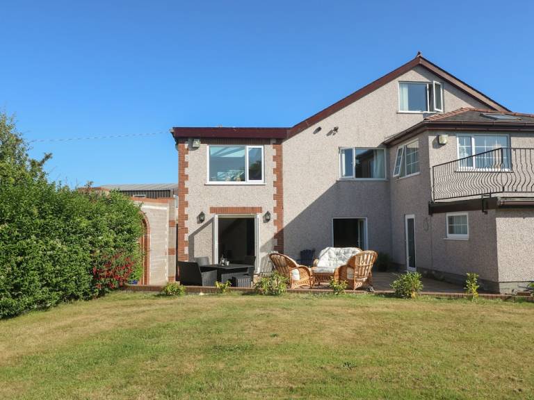 Cottage  Llanbadrig
