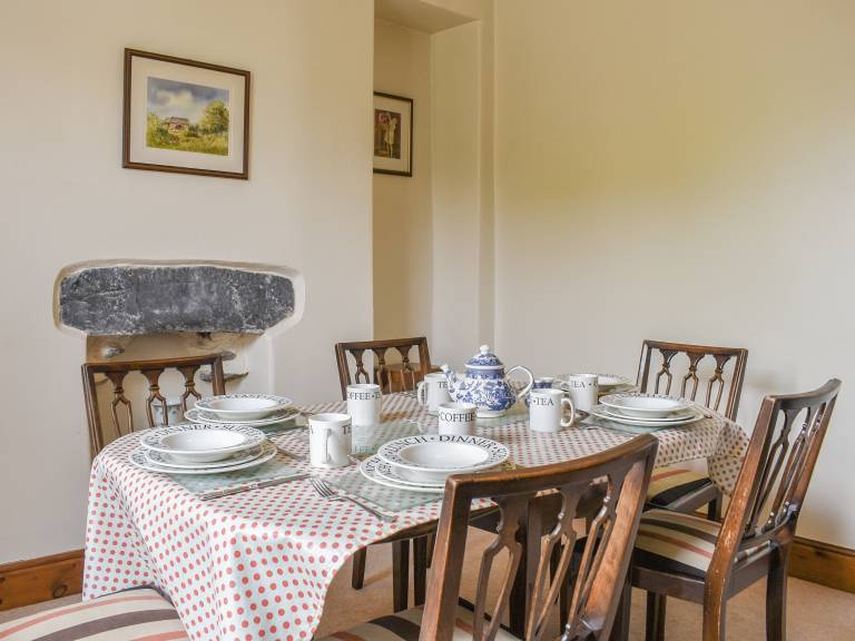 Cottage with barbeque & yard — photo 5