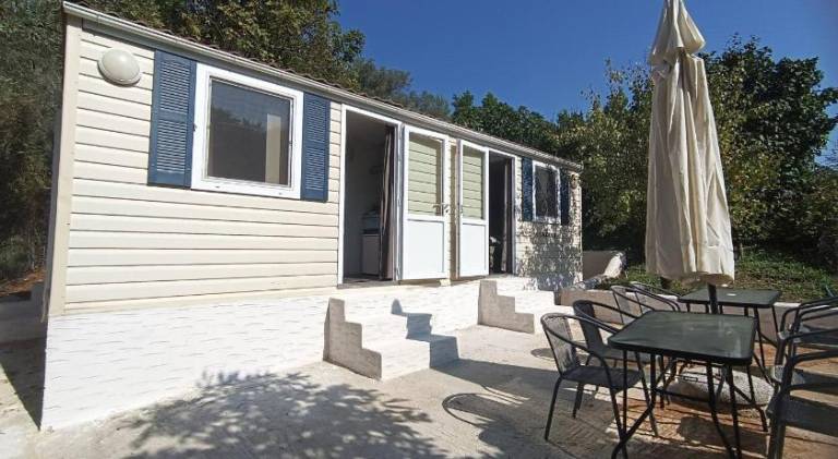 Vacation home with patio & yard | Pets are welcome — photo 3