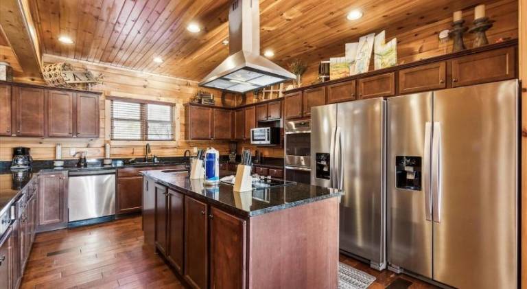 Wonderful vacation home with hot tub & pool | Pets are welcome — photo 3