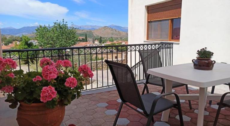 Apartment with barbecue, terrace & garden — photo 3