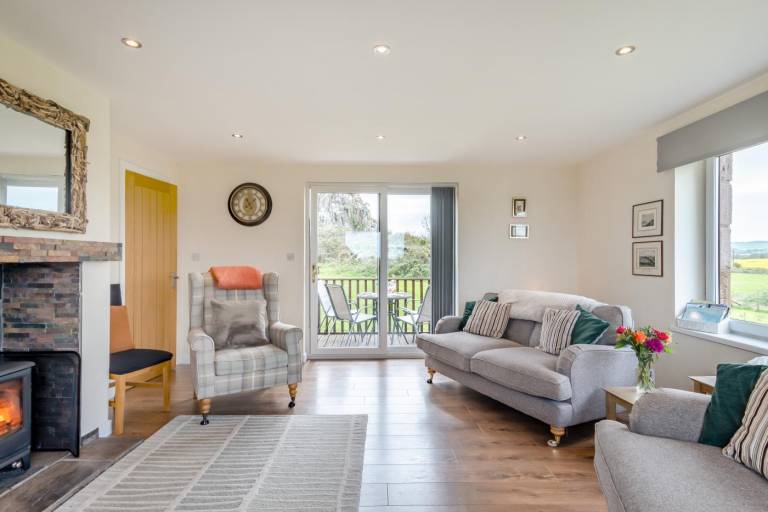 Cottage with garden | Water view — photo 4