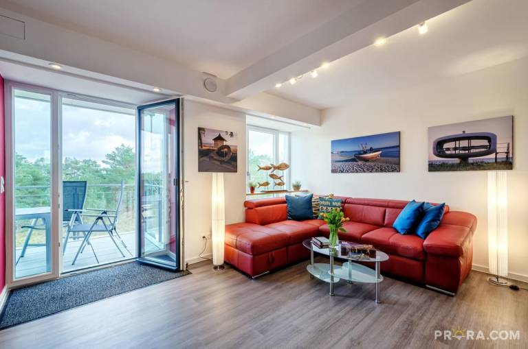 FeWo Strandidyll: Stilvolle 77m² Ferienwohnung mit Meerblick und Balkon in Binz