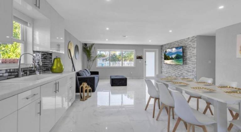 House with pool | Pets are welcome — photo 3