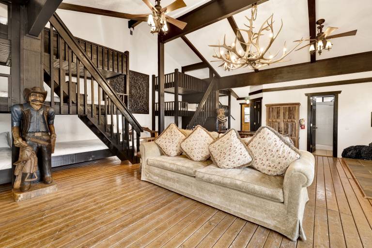 Black Diamond Chalet Big Bear- Hot Tub- Games- Ski Lift Retreat — photo 5