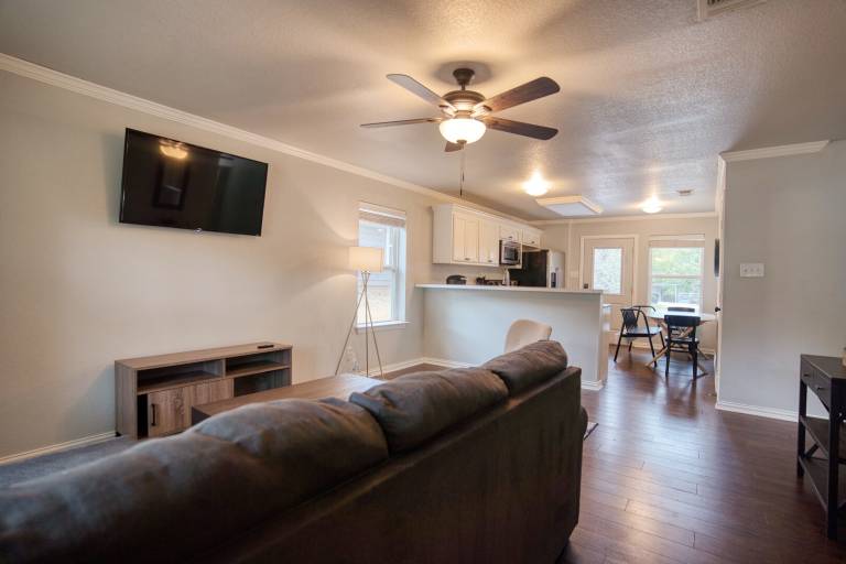 Vacation home with garden — photo 2