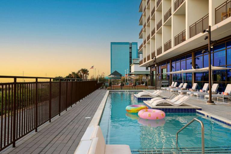 Moxy Virginia Beach Oceanfront — photo 5