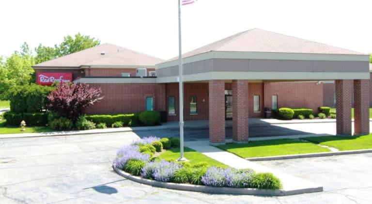 Red Roof Inn Gurnee - Waukegan in Waukegan, IL