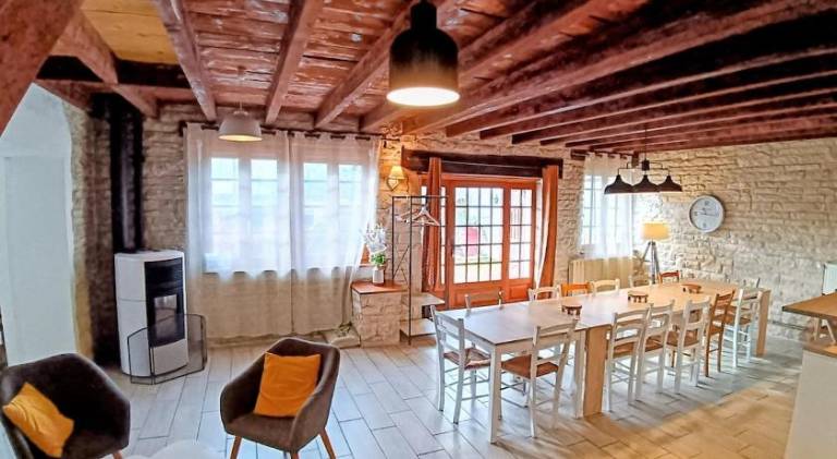 Vacation home with 5 rooms for 15 persons in Beaune
