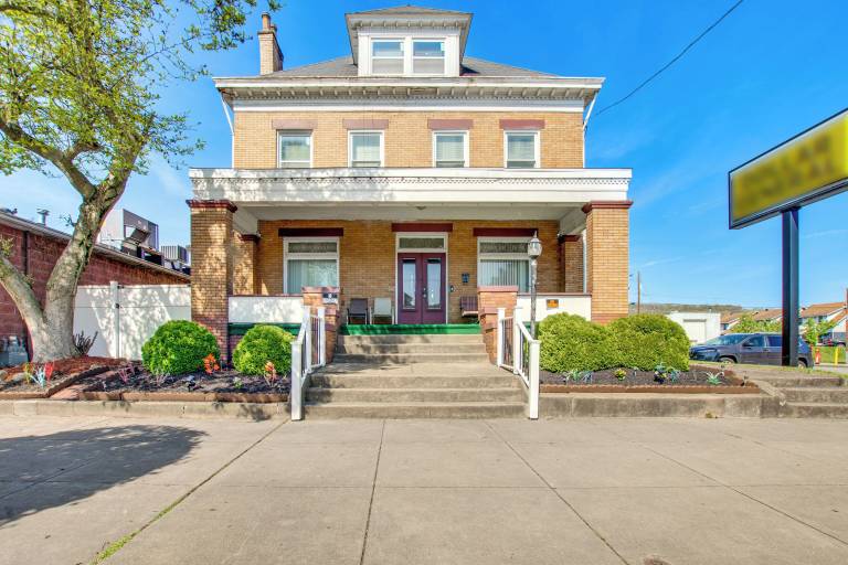 House Beaver Falls