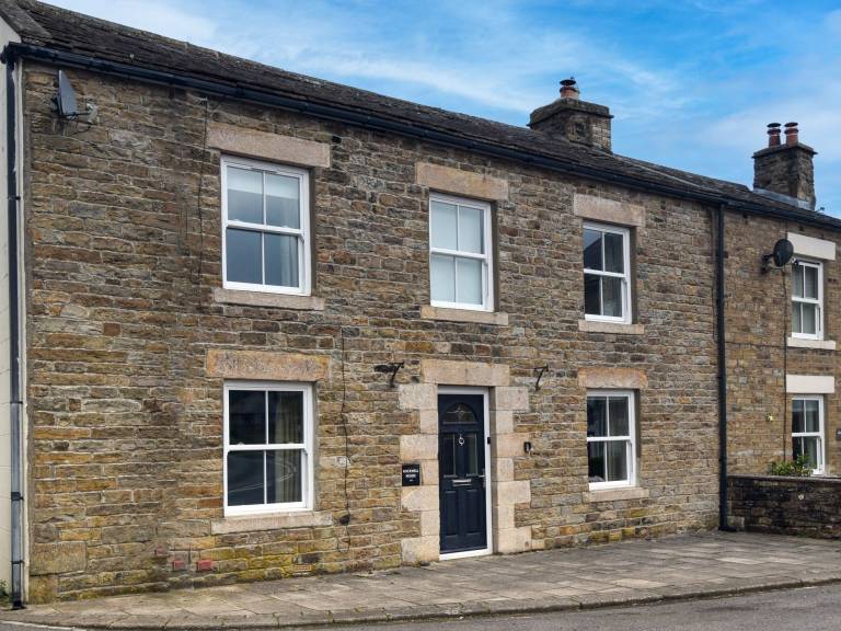 Cottage  Wearhead