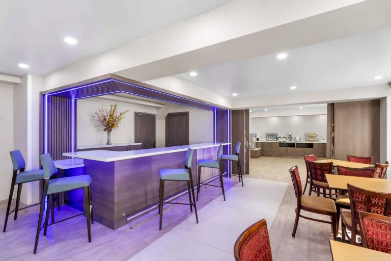 Baymont by Wyndham Arlington At Six Flags Dr — photo 2