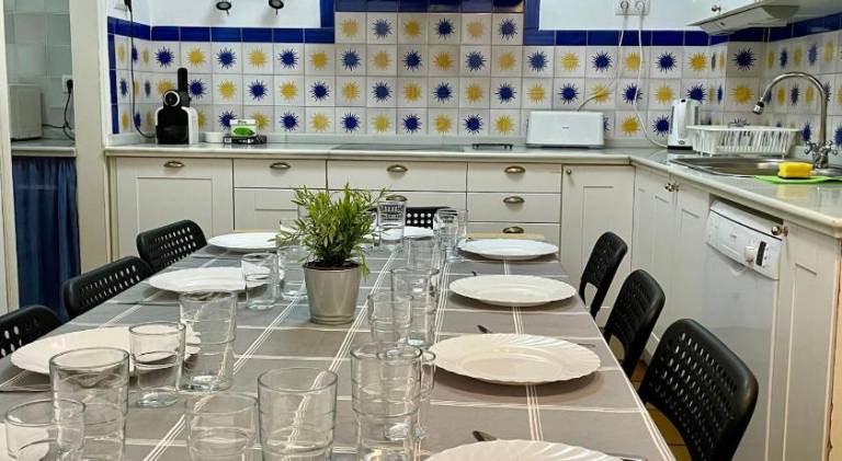 Fully equipped vacation home with terrace | Next to Plaza de España | Pets are welcome — photo 2