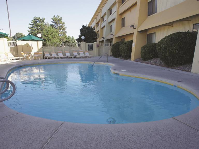 La Quinta Inn & Suites by Wyndham Albuquerque Journal Ctr NW — photo 4