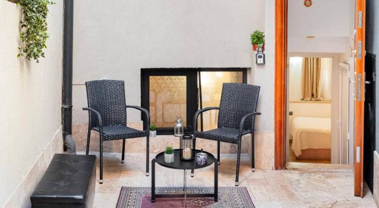 Apartment with terrace — photo 5