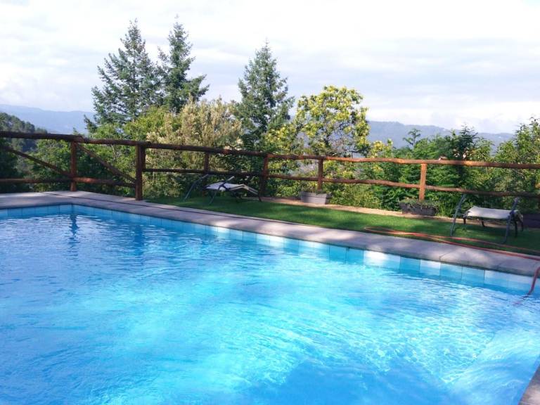 House with garden, patio & hot tub | Nature view | Good for workation — photo 3